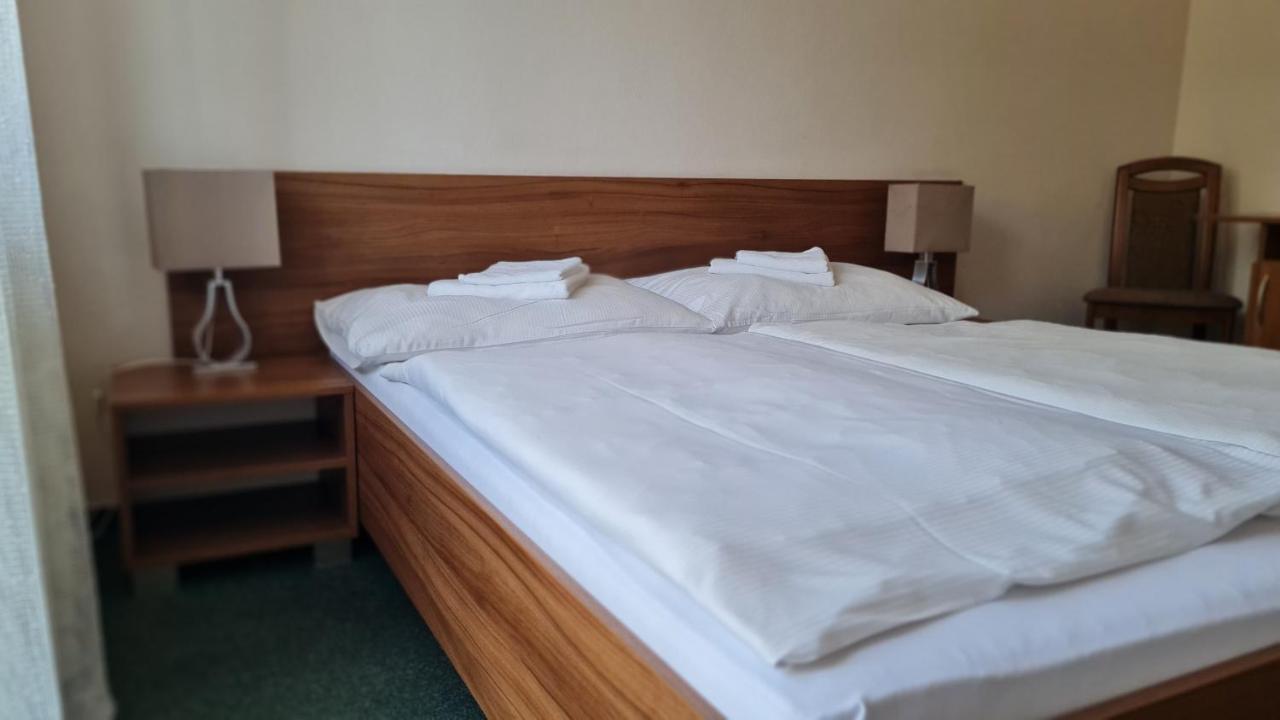 Hotel Sipox Strba Bagian luar foto