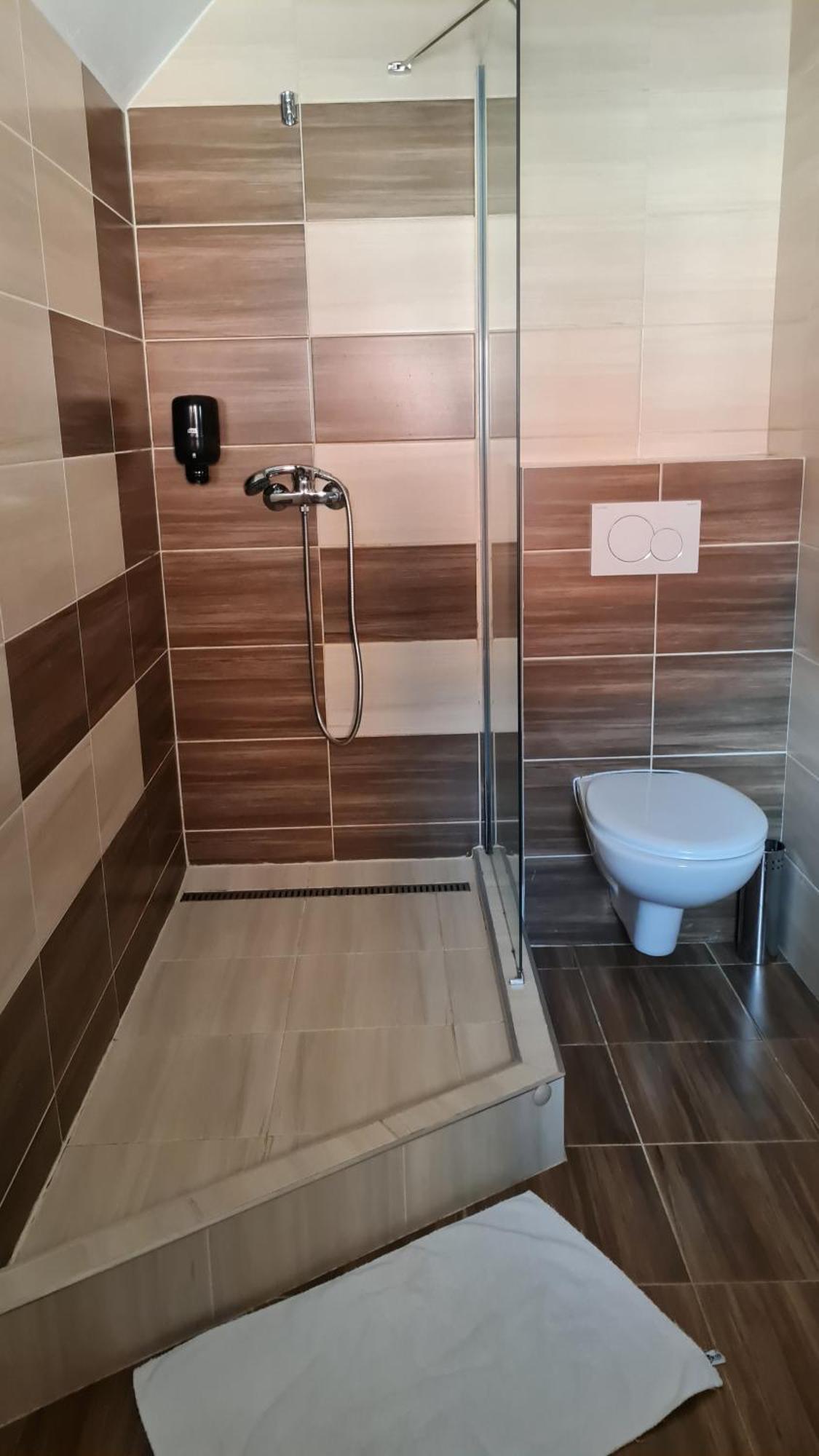 Hotel Sipox Strba Bagian luar foto