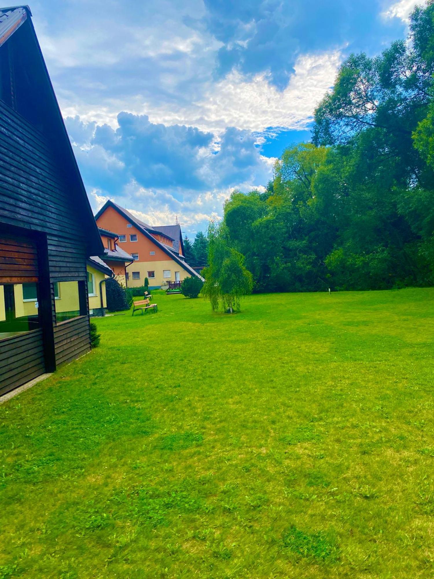 Hotel Sipox Strba Bagian luar foto