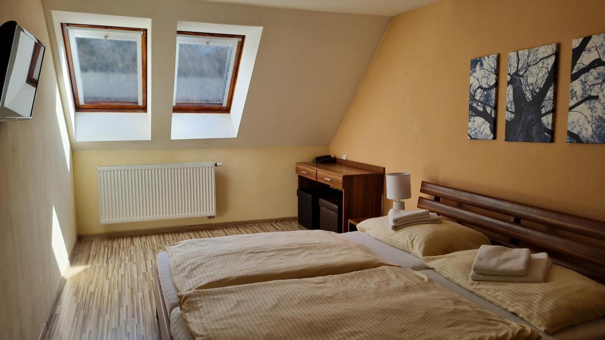 Hotel Sipox Strba Bagian luar foto