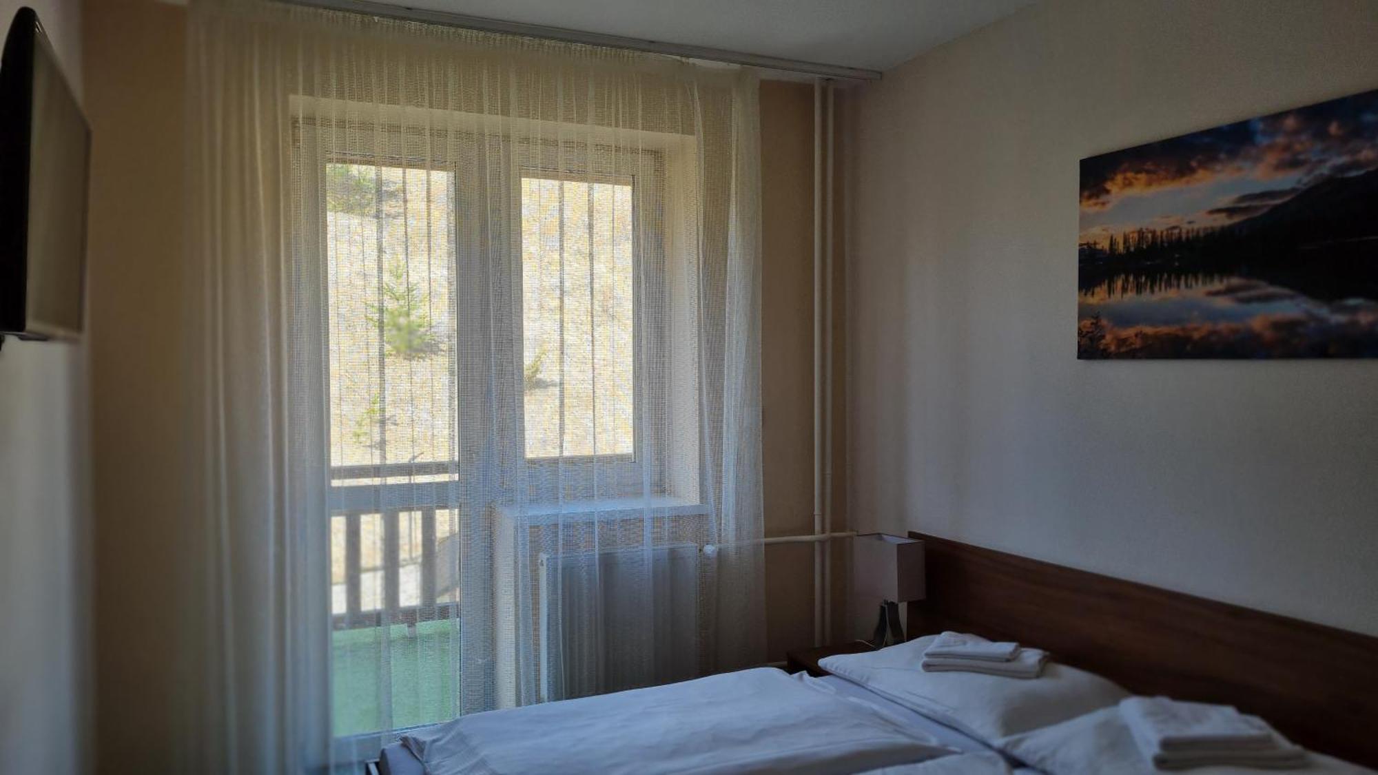Hotel Sipox Strba Bagian luar foto