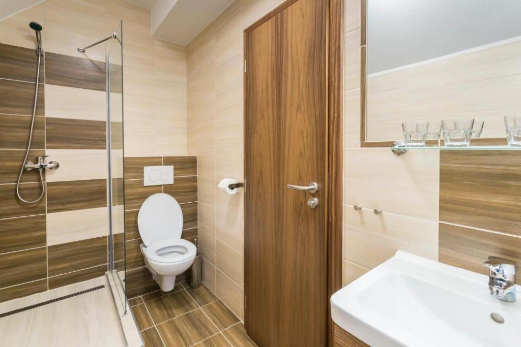 Hotel Sipox Strba Bagian luar foto