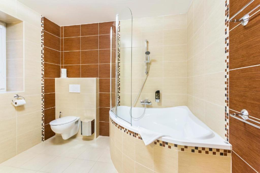 Hotel Sipox Strba Bagian luar foto
