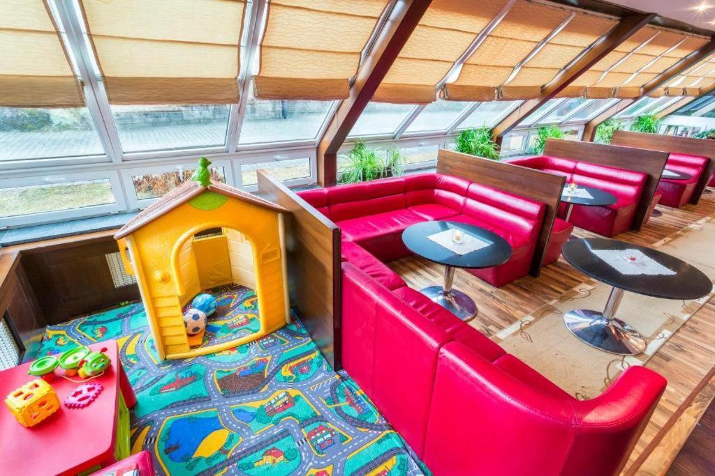 Hotel Sipox Strba Bagian luar foto